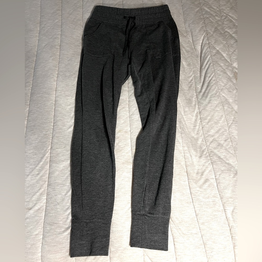 Women’s Workout Fitted Sweats - Gray